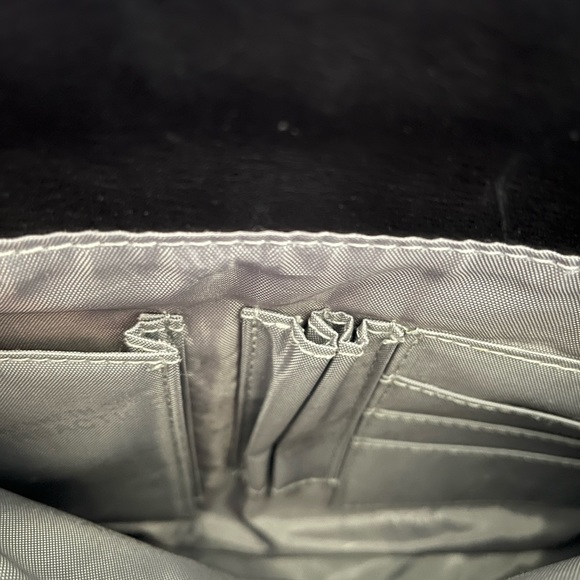 Cross Body Bag - Picture 4 of 5